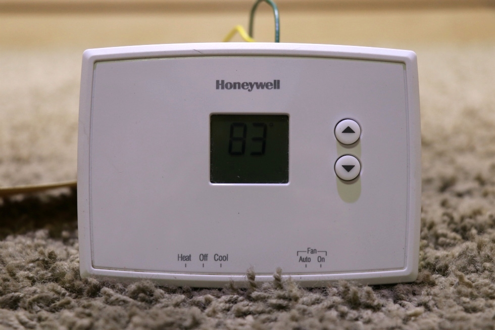 USED RV HONEYWELL WALL THERMOSTAT MOTORHOME PARTS FOR SALE